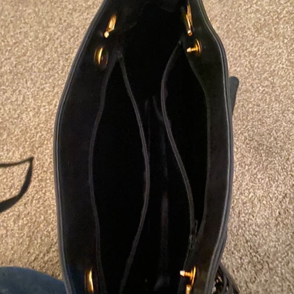 SOLD. Vintage Chanel shoulder bag. SOLD - Picture 4 of 5